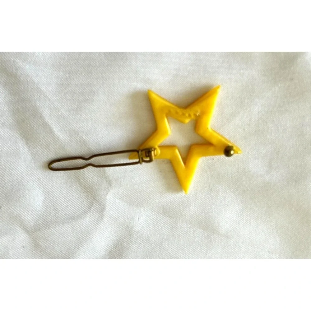 Vintage France Yellow Star Hair Clip 1970s Celestial Pop Art Novelty Barrette